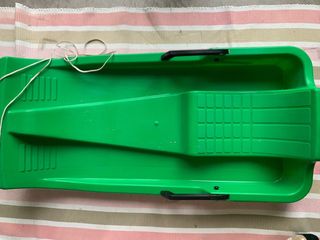 Trineo verde para niños