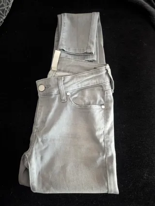 Vaqueros grises Mango