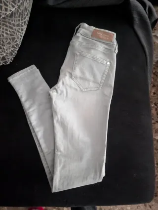 Vaqueros grises Mango