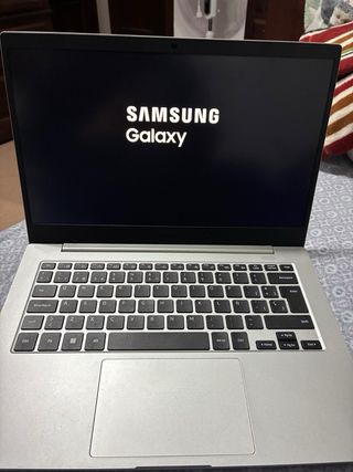 Ordenador Portátil Plata y Negro