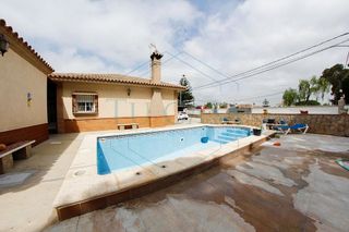 Chalet en venta en Las Lagunas - Campano en Chiclana de la Frontera