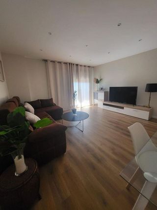 Piso en alquiler en Poniente-Norte - Miralbaida - Parque Azahara en Córdoba