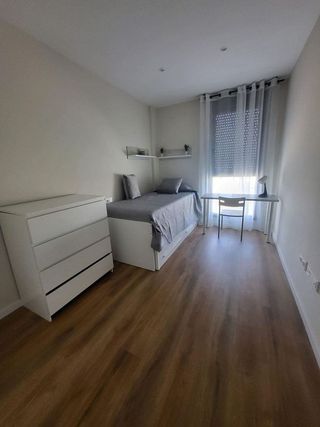 Piso en alquiler en Poniente-Norte - Miralbaida - Parque Azahara en Córdoba