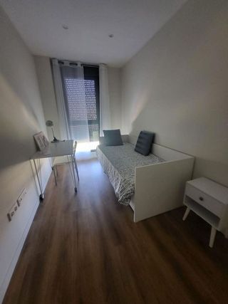 Piso en alquiler en Poniente-Norte - Miralbaida - Parque Azahara en Córdoba