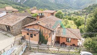 Chalet en venta en Sobrescobio