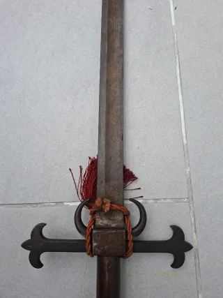 Espada decorativa antigua