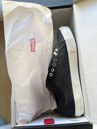Zapatillas Levi's nuevas