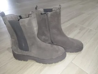 Botines grises de ante