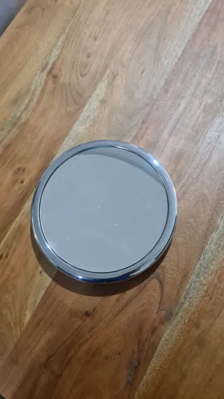 Espejo de aumento plateado para baño con ventosas
