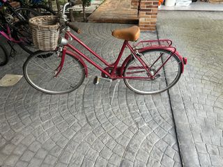 Bicicleta Taurus Roja con Cesta