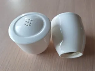 Juego Salero y Pimentero Cerámica