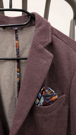 Americana morada con estampado interior