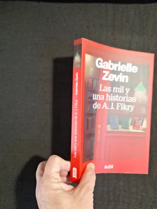 Gabrielle Zevin. Las mil y una historias de A.J...