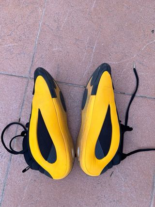 Zapatillas Adidas Harden Vol. 8 Black Yellow