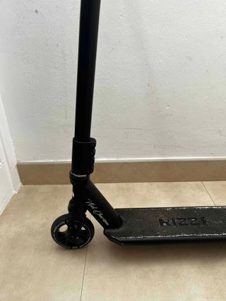 NKD RIZZ Monopattino Freestyle