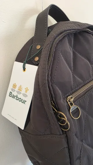 Mochila Barbour acolchada olive