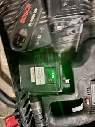 Taladro percutor Bosch con baterías