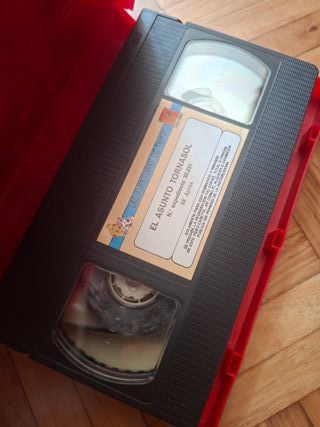 VHS Tintín: El Templo del Sol y El Asunto Tornasol