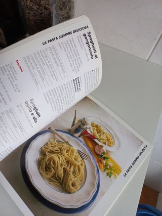 La Cocina Italiana Hecha Facil (Spanish Edition)