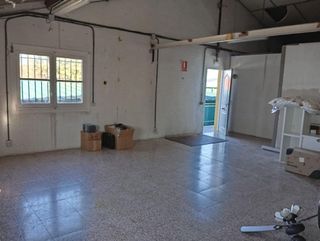 Nave industrial en venta en Cobeña