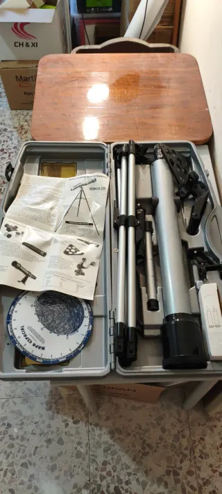 Telescopio completo con trípode y accesorios