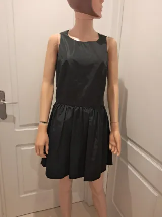 Vestido Zara Vintage Negro le falta un boton