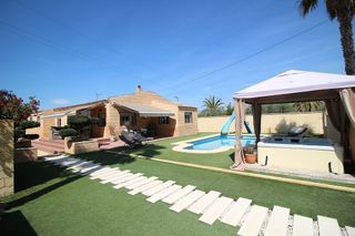 Chalet en venta en Albatera