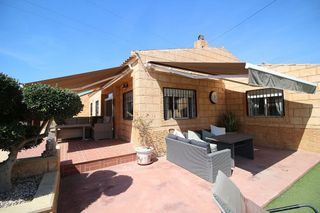 Chalet en venta en Albatera