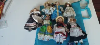 Lotto di 7 Bambole Antiche in Porcellana