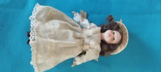 Lotto di 7 Bambole Antiche in Porcellana