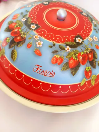 Scatola alluminio tonda vintage decorata fragole