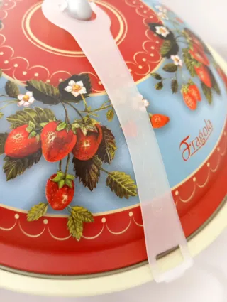 Scatola alluminio tonda vintage decorata fragole