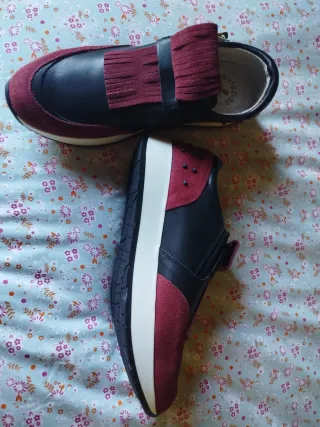 Zapatillas Avispas Talla 40 Negras y burdeos