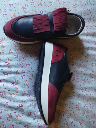 Zapatillas Avispas Talla 40 Negras y burdeos