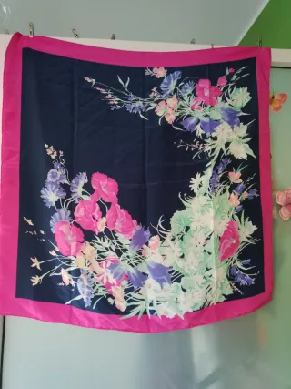 Foulard fantasia blu e rosa