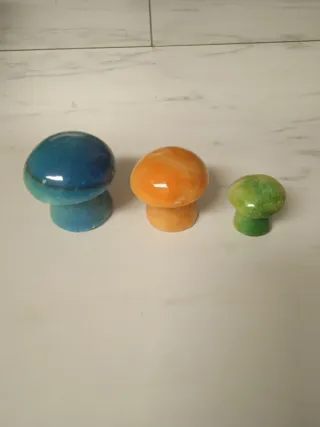 Figure decorative in pietra