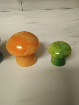 Figure decorative in pietra