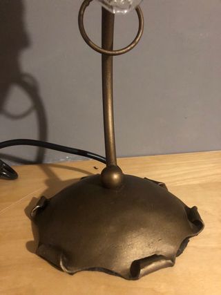 Lámpara de cristal y metal dorada