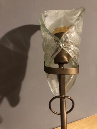 Lámpara de cristal y metal dorada