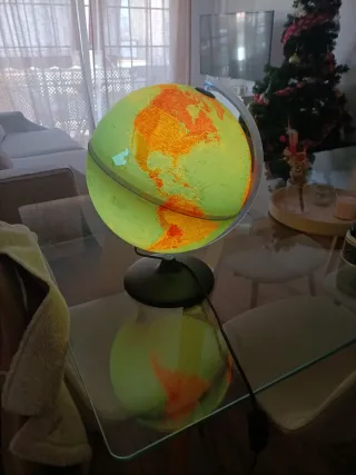 Lámpara Globo Terráqueo Iluminado