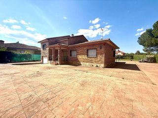 Chalet en venta en Uceda