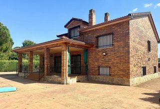 Chalet en venta en Uceda