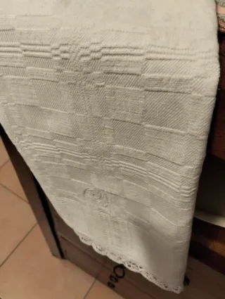 Asciugamano vintage ricamato