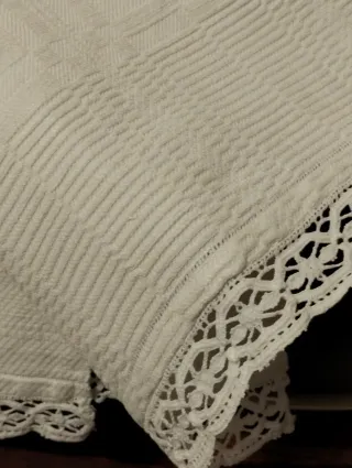 Asciugamano vintage ricamato