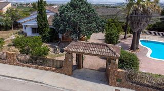 Chalet en venta en Monserrat