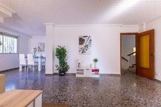 Chalet en venta en Monserrat