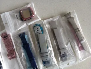 Pulseras y cargador Fitbit Versa 2