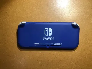 Nintendo Switch Lite Blu con GIOCO aggiuntivo