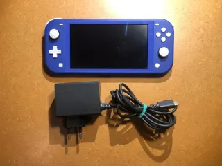 Nintendo Switch Lite Blu con GIOCO aggiuntivo
