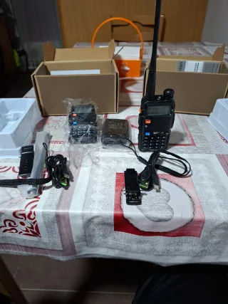 2 Radios Baofeng Negras